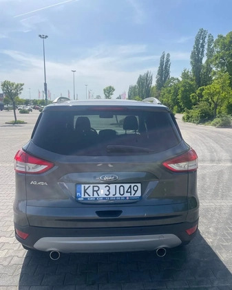 Ford Kuga cena 55000 przebieg: 105500, rok produkcji 2015 z Kraków małe 667